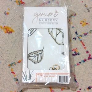 NWT Goumi Crib Sheet